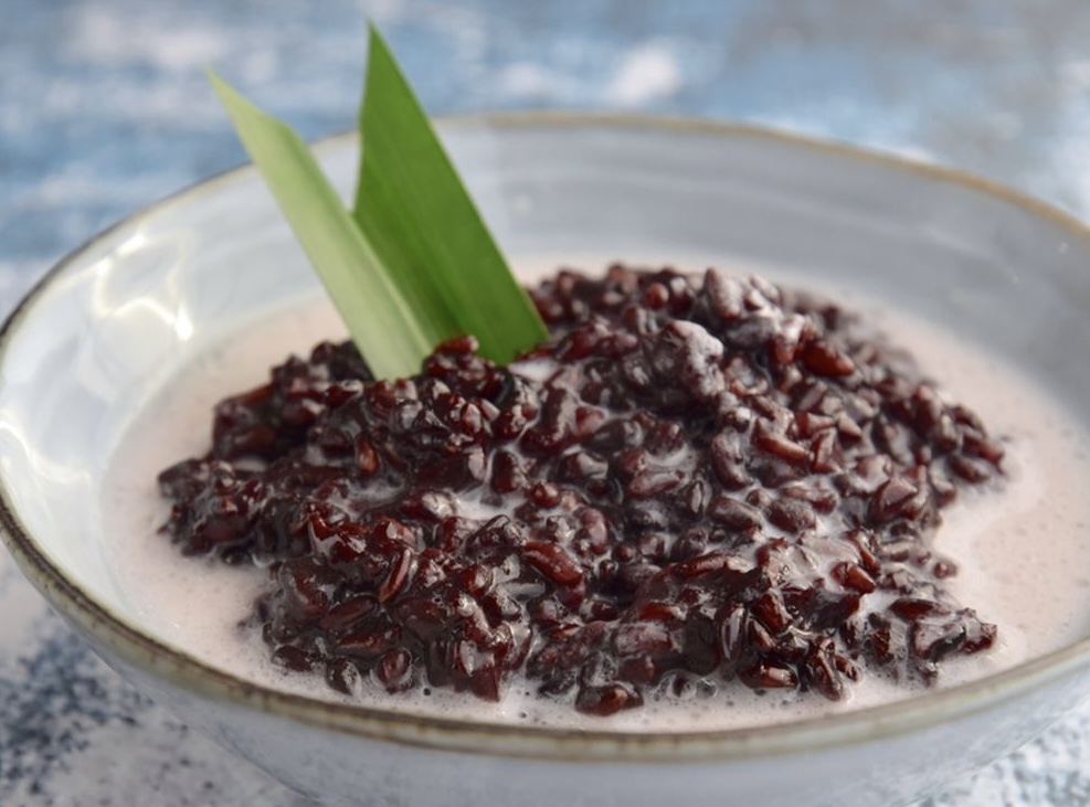 Cara Membuat Bubur Ketan Hitam yang Kental, Legit, dan Mudah Dibuat